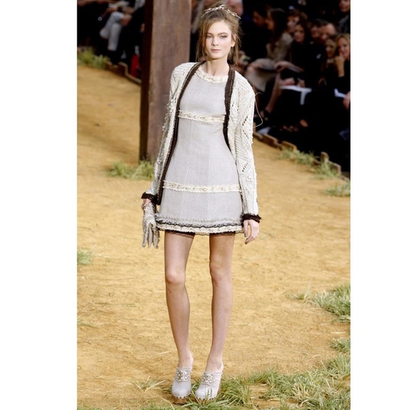 CHANEL 10P Runway Taupe Suede Gripoix Clogs - Picture 5 of 8